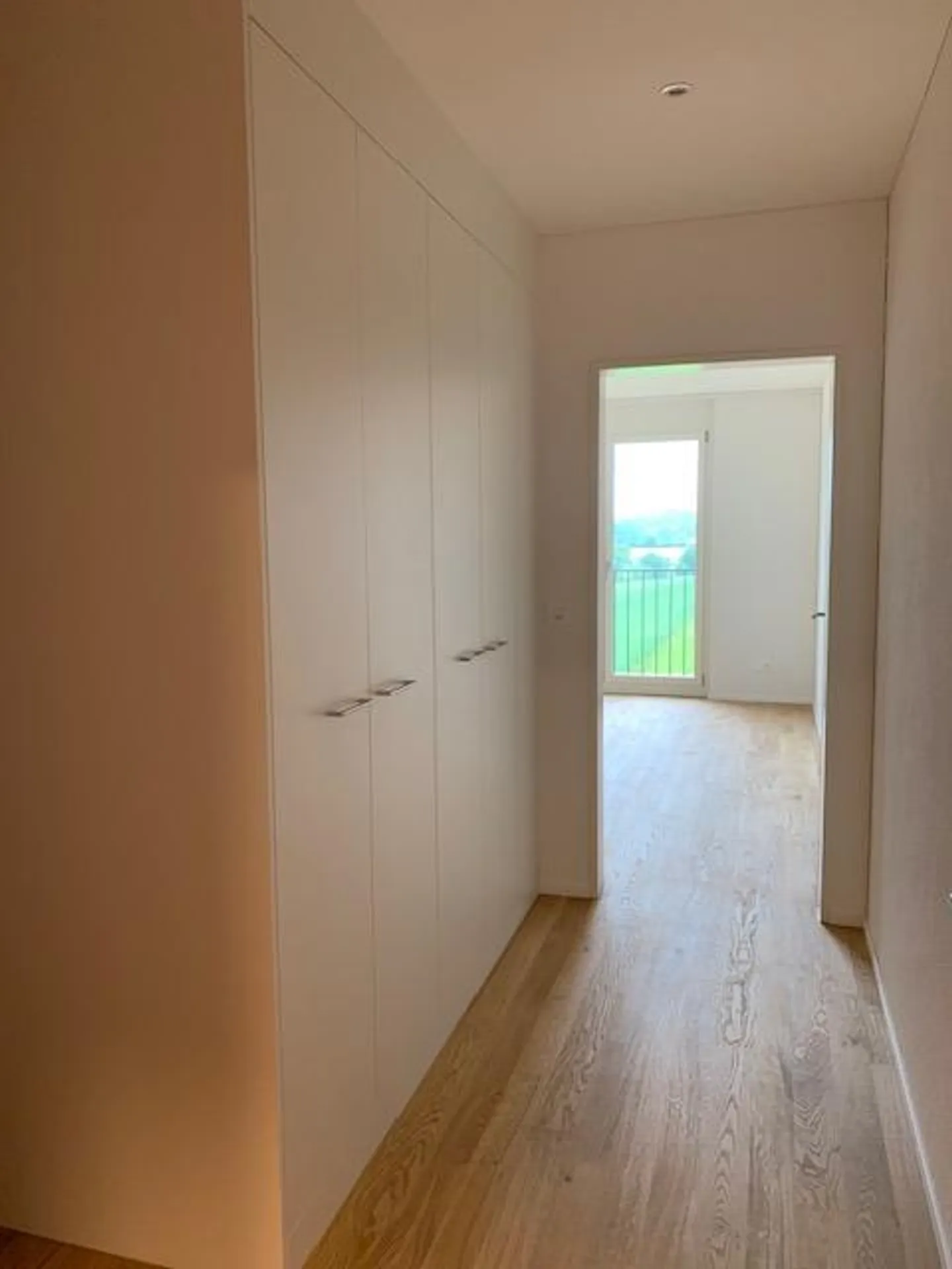 Modern 2.5-room apartment on the ground floor southeast for rent from 01.11.2026 - Photo 5 of 9