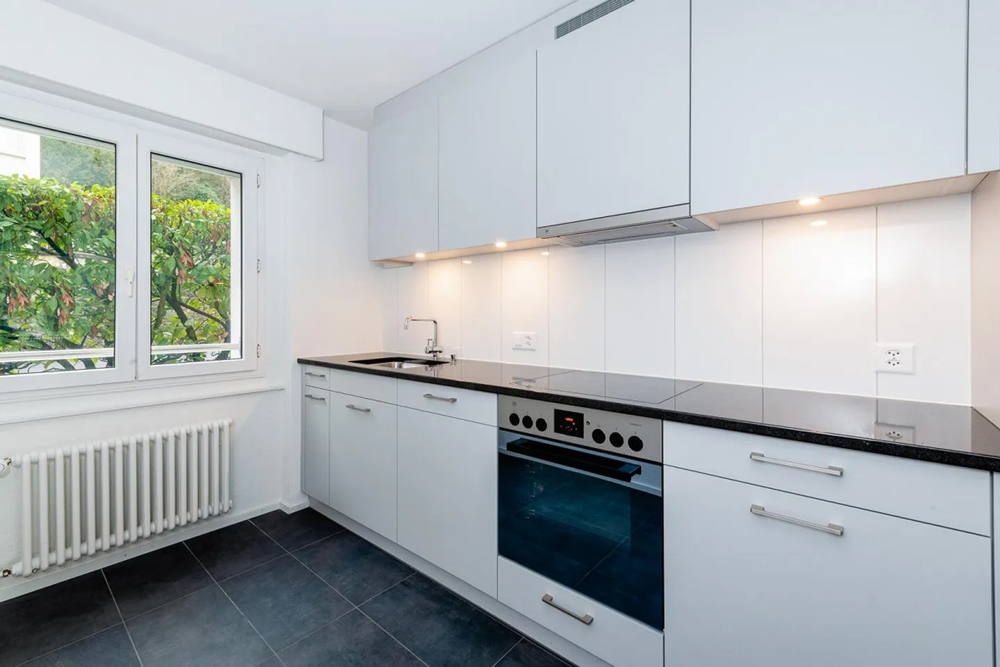 Appartement 3 pièces au dernier étage avec vue imprenable sur le lac - Photo 6 sur 7