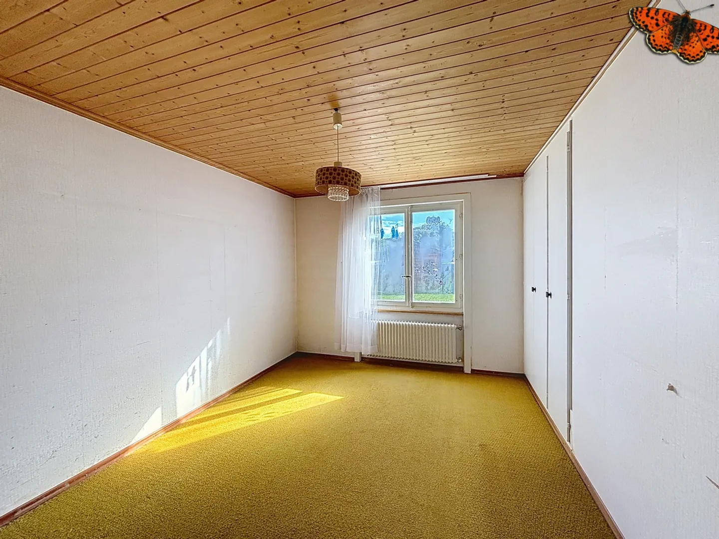 OPPORTUNITY: Individual house with great potential on large plot - Photo 7 of 12