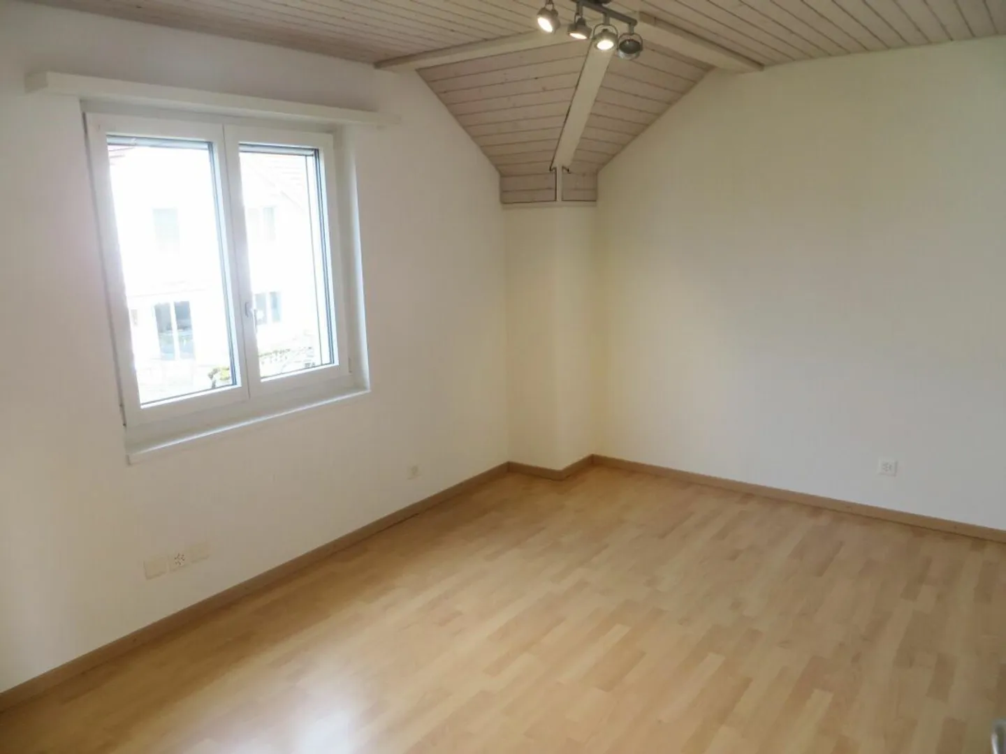 Sogno Familiare in un Quartiere Residenziale Tranquillo - Foto 8 di 15