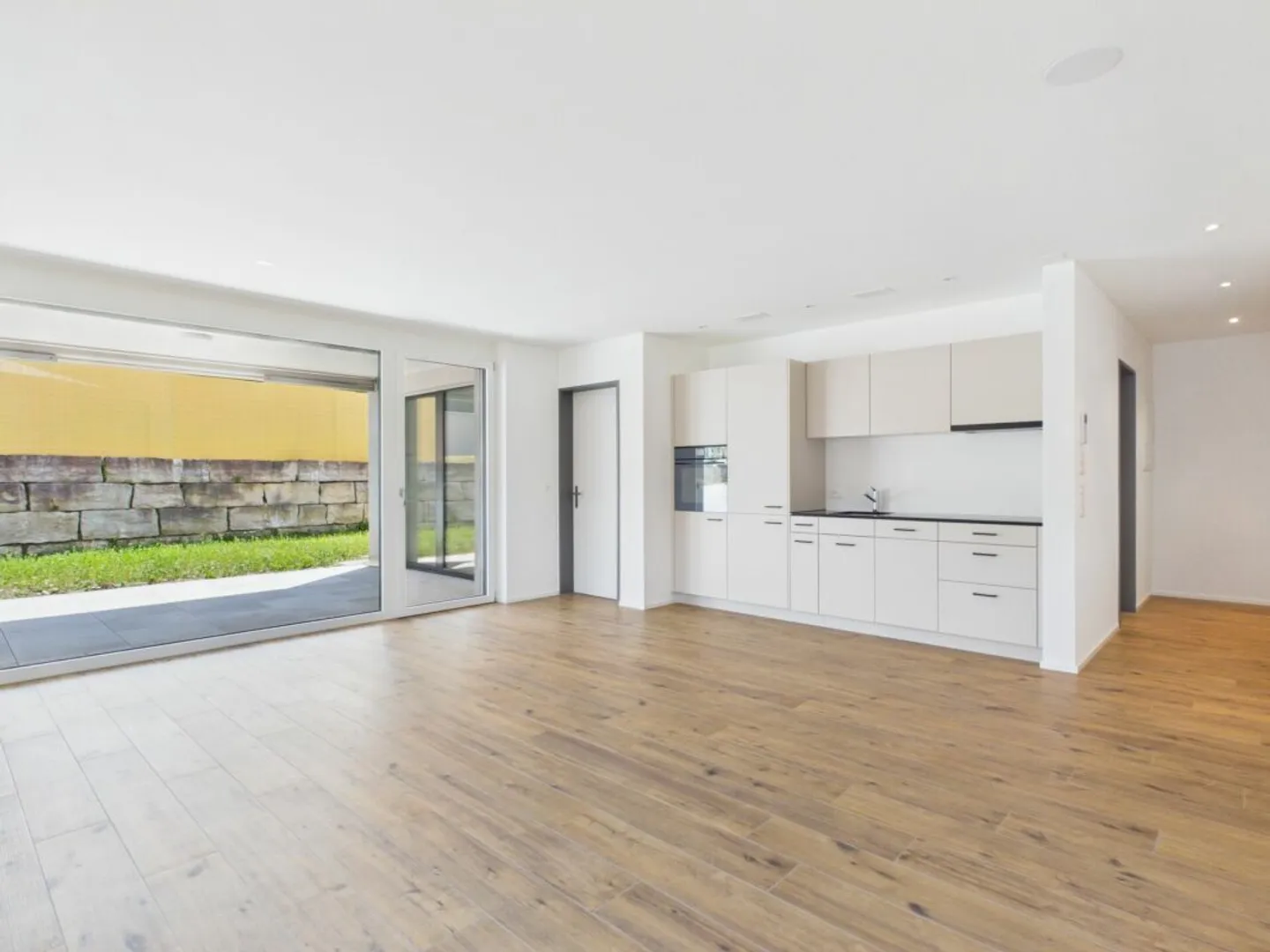 NEW BUILD HIGHLIGHT WITH HIGH-QUALITY FINISH - Photo 3 of 6