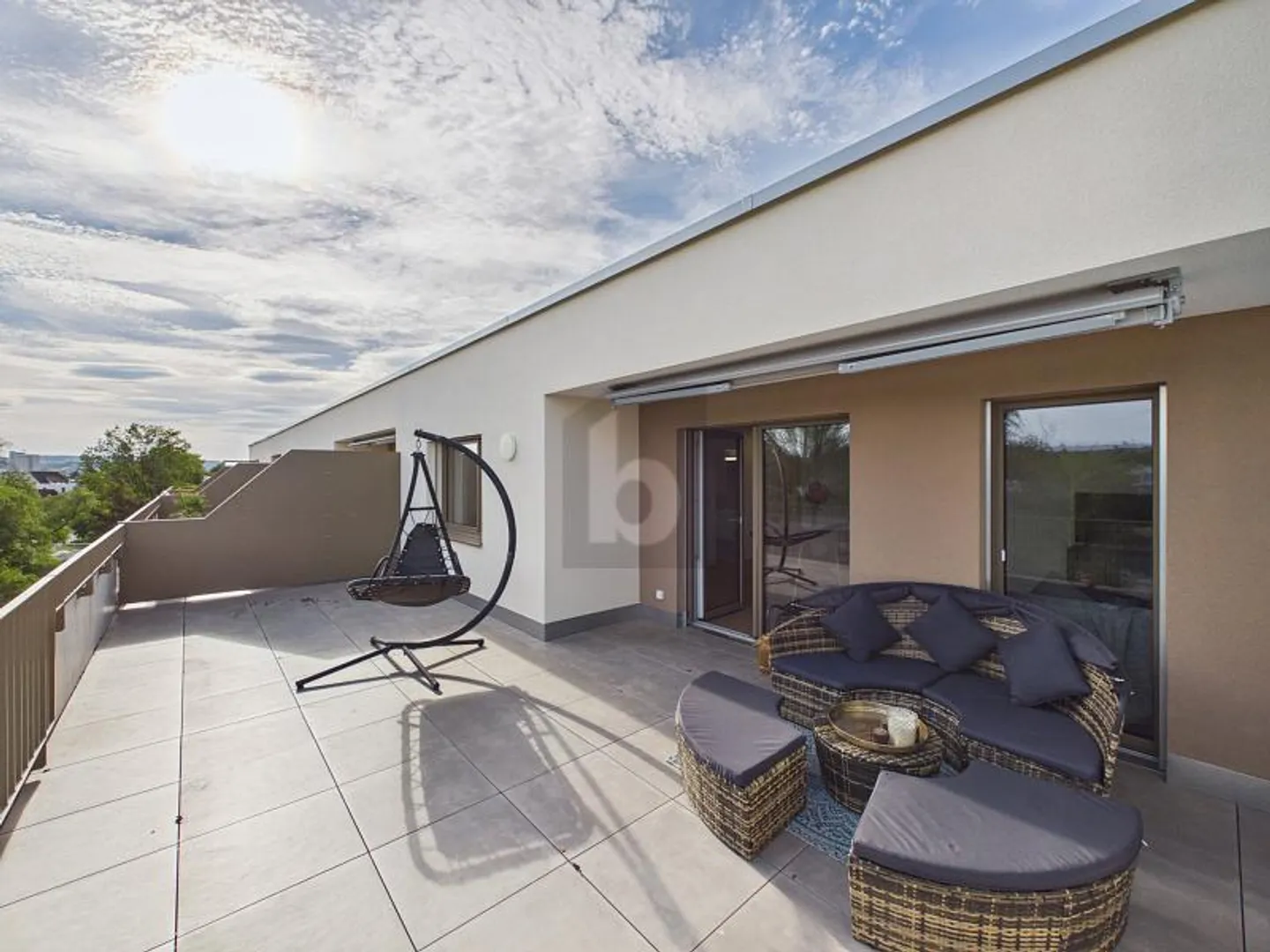 Modernes Attikawohnung mit Terrasse - Foto 1 von 6