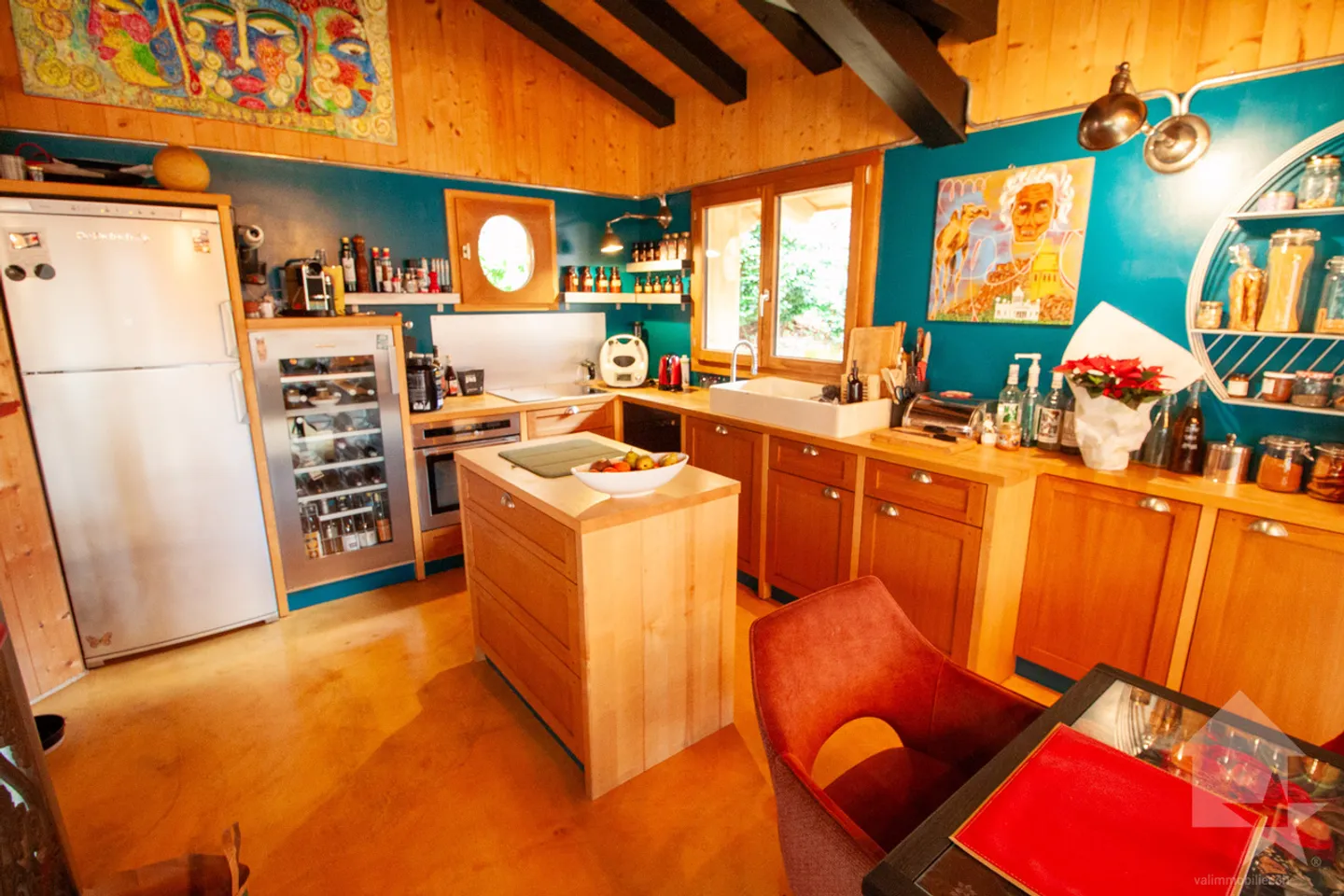 Atypical chalet of 140 m2 on a plot of 19,881 m2 - Photo 16 of 51