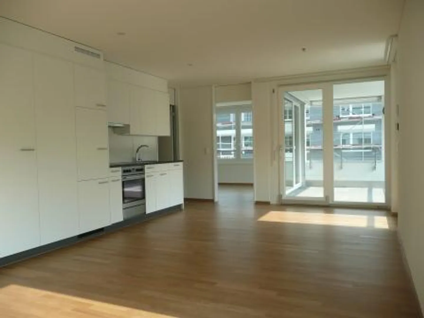 Rent without deposit - Dream for singles! - Photo 2 of 3