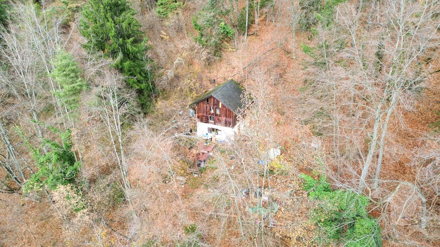 Atypical chalet of 140 m2 on a plot of 19,881 m2 - Photo 40 of 51