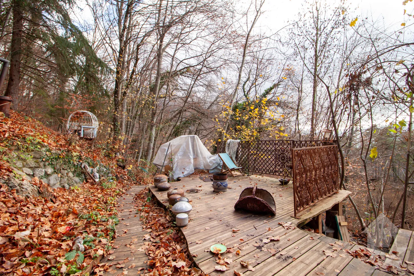 Atypical chalet of 140 m2 on a plot of 19,881 m2 - Photo 43 of 51