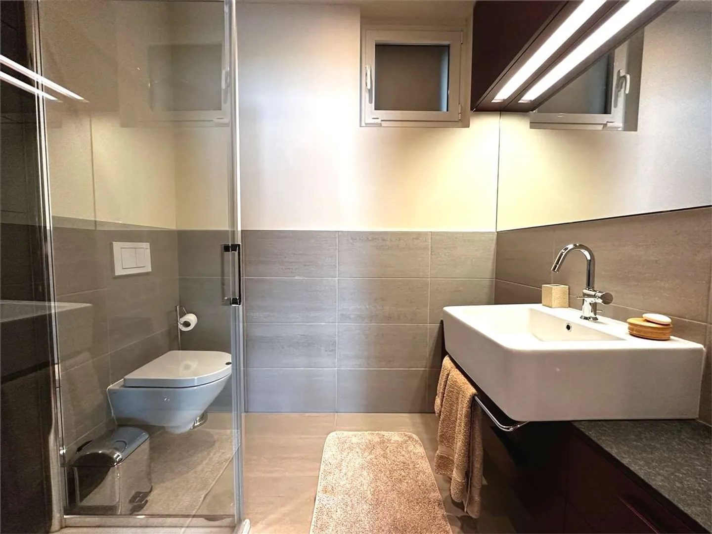 Appartamento con terrazza e incantevole vista lago - Foto 18 di 22