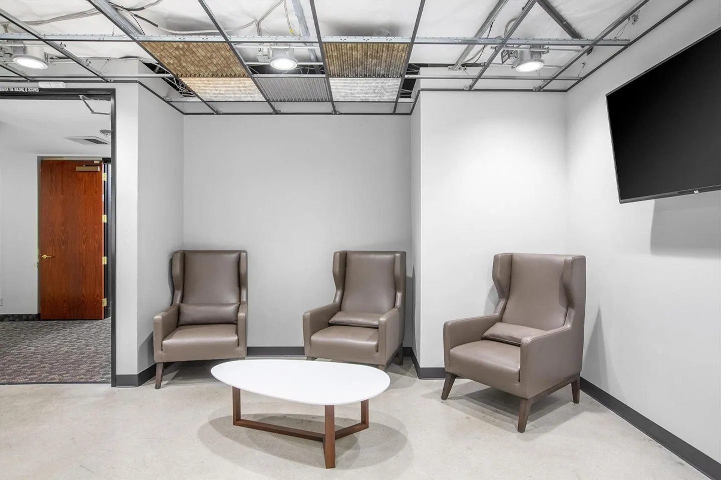 Private office for 4 in Regus Spoom Kriens - Photo 4 of 9