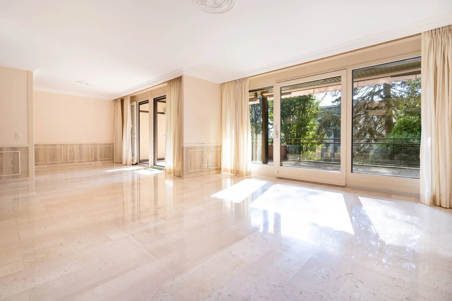 Magnifico appartamento di 3,5 stanze a pochi passi dal lago - Foto 2 di 13