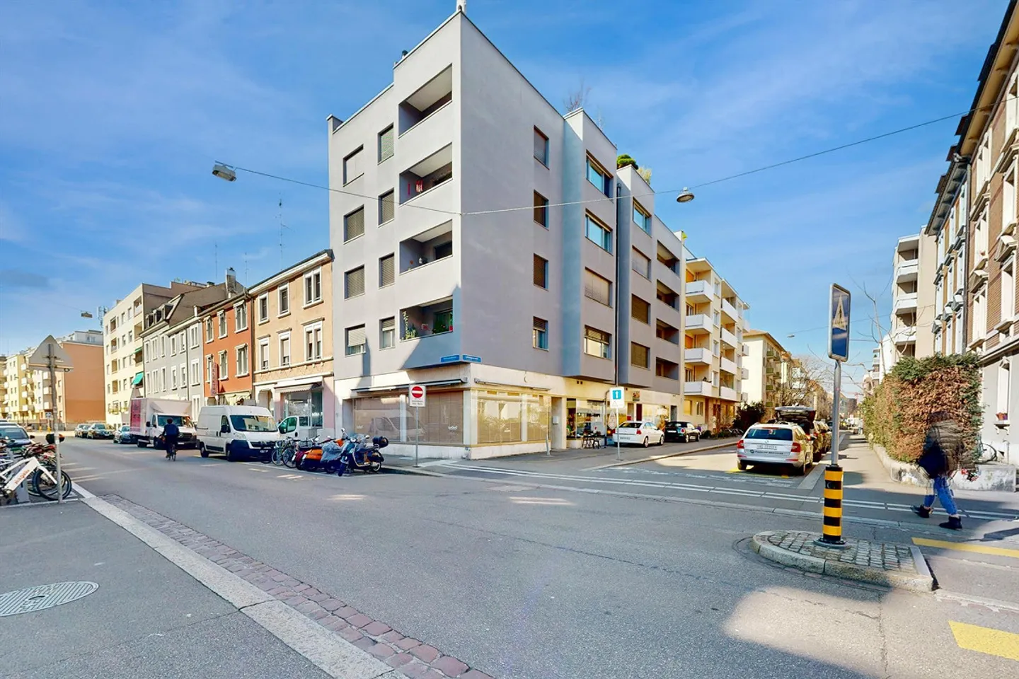 Apartment for rent - Photo 1 of 8