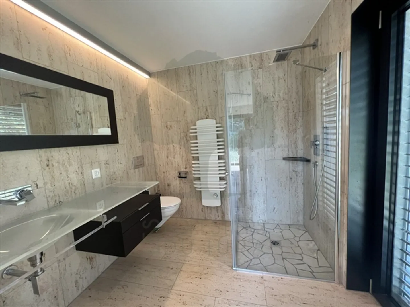 Prächtiges Architektenhaus in Coeuve - Foto 13 von 20