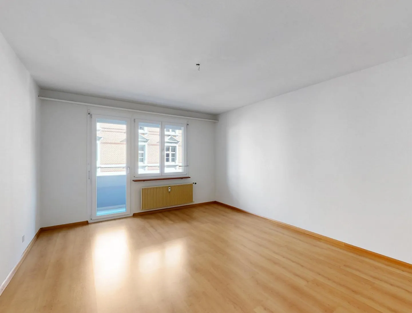 Apartment for rent - Photo 4 of 8