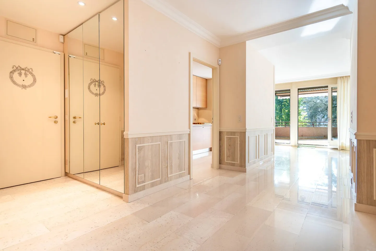 Magnifico appartamento di 3,5 stanze a pochi passi dal lago - Foto 4 di 13