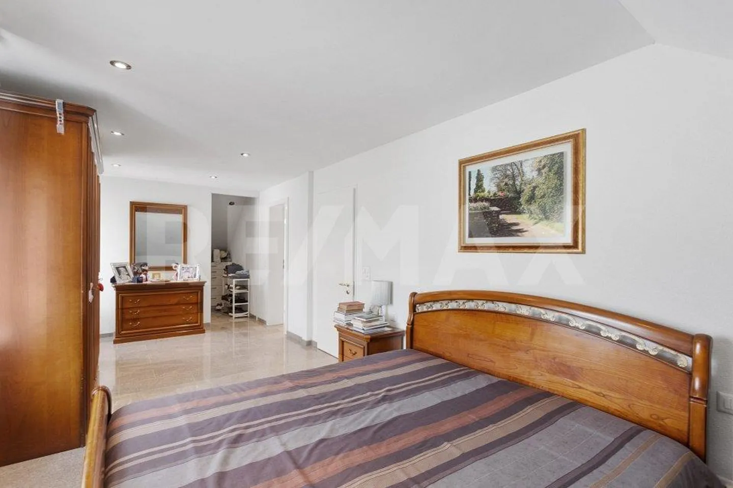 Vivere elegante con attività separata (studio dentistico affittato) - Foto 10 di 13