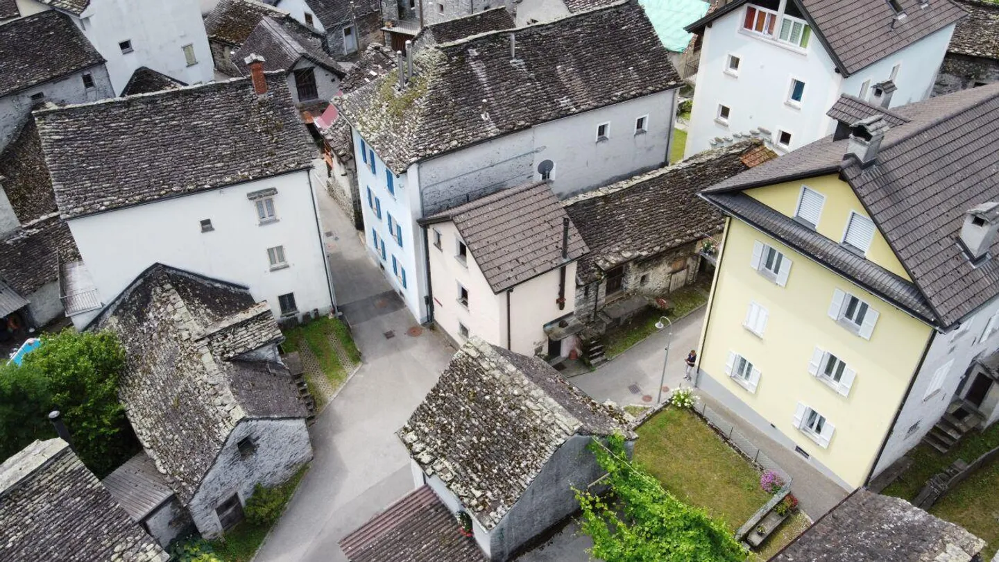 Affascinante Rustico Ticinese del 1800 – Autenticità e Natura nel C... - Foto 2 di 13