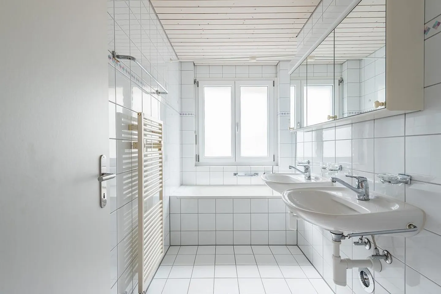 Are you looking for a central apartment? We have it! - Photo 6 of 9
