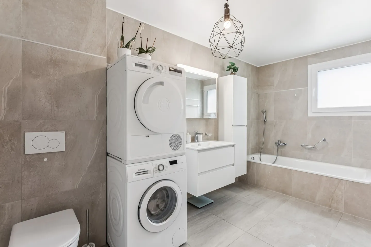 EXCLUSIVITY! Beautiful 4.5-room apartment in the heart of the village - Photo 6 of 9