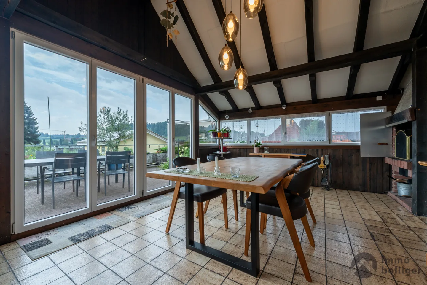 Immeuble mixte à vendre - Photo 2 sur 13