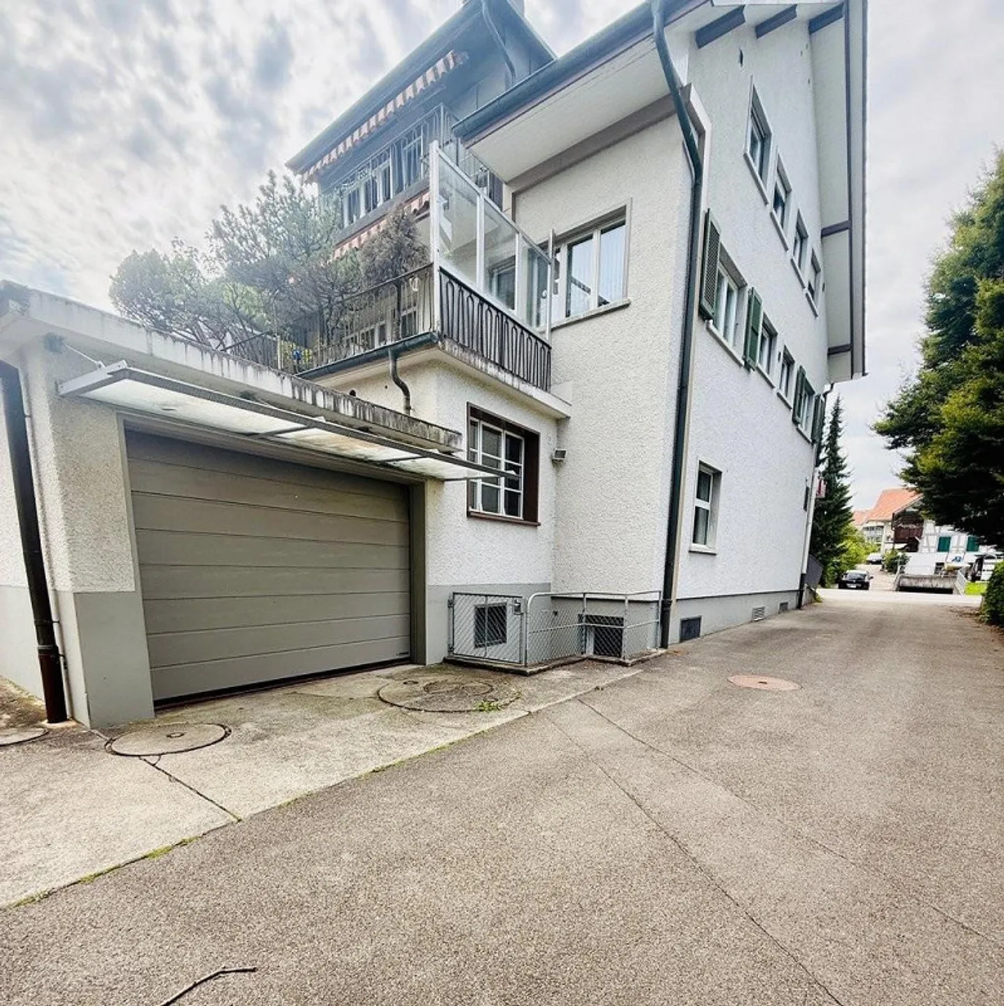 Garage à louer - au milieu de Jegenstorf - Photo 2 sur 3