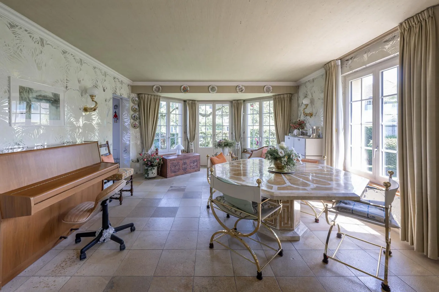 Villa nel centro del villaggio di Fraubrunnen - Foto 8 di 23