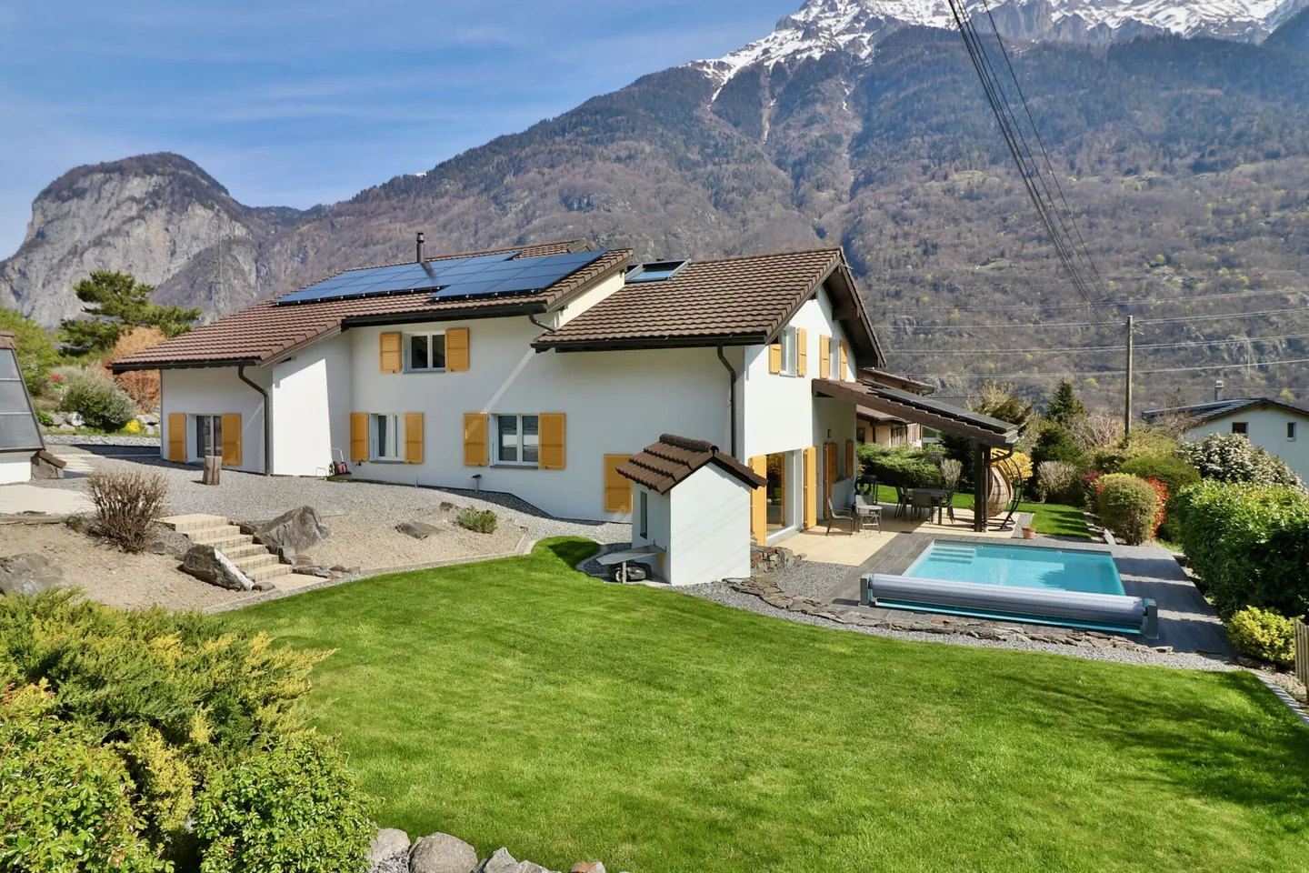 Exclusivity - Magnificent 6.5 room individual villa 100% energy autonomous. - Photo 10 of 12