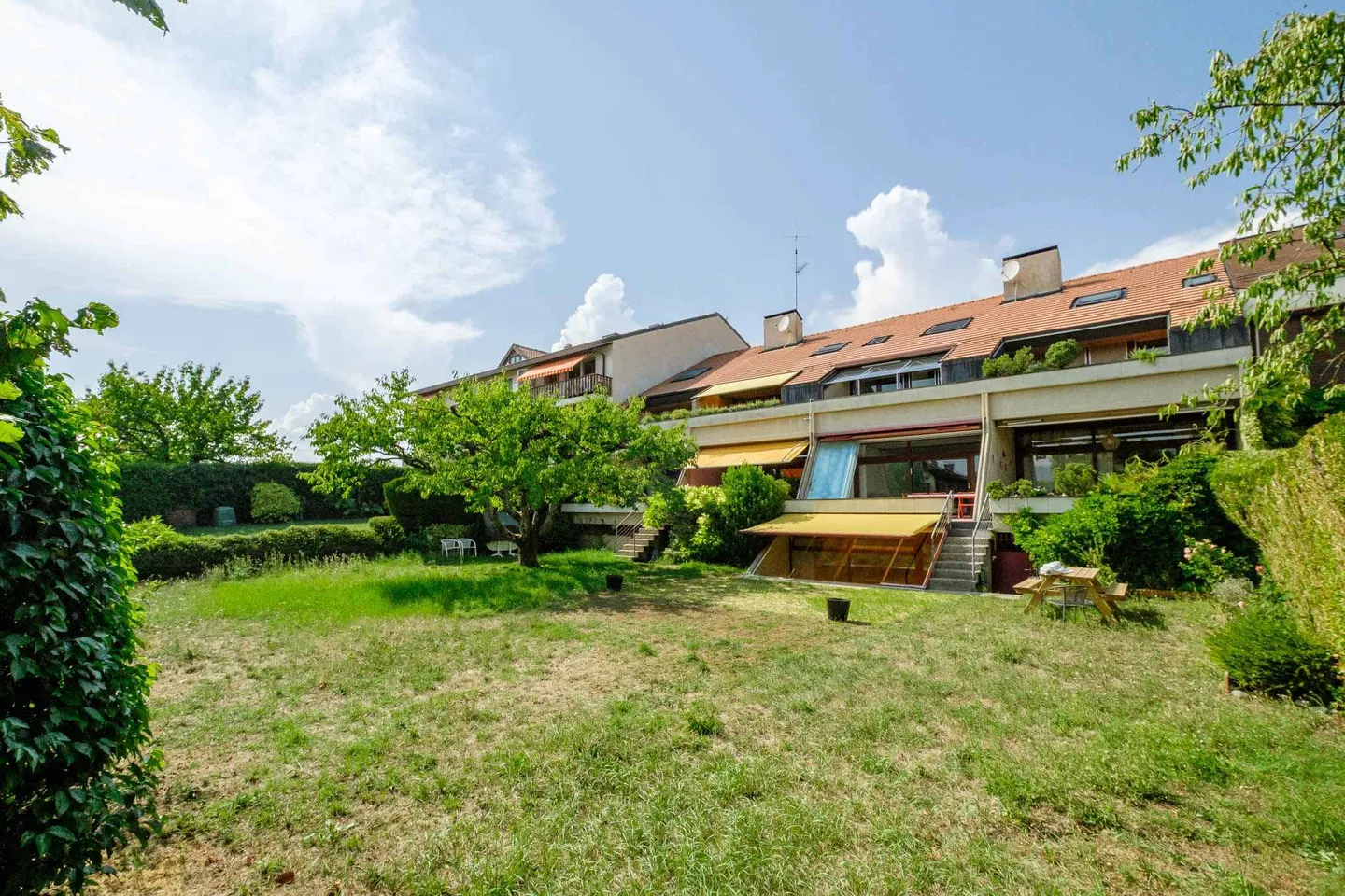 Exclusively - Charming and spacious family villa in Lully - Photo 1 of 13