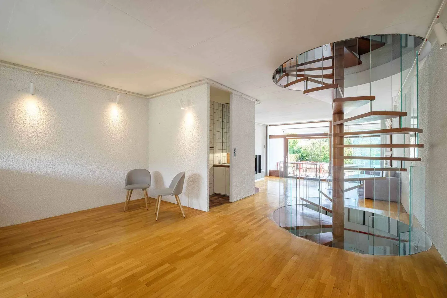 Exclusively - Charming and spacious family villa in Lully - Photo 4 of 13