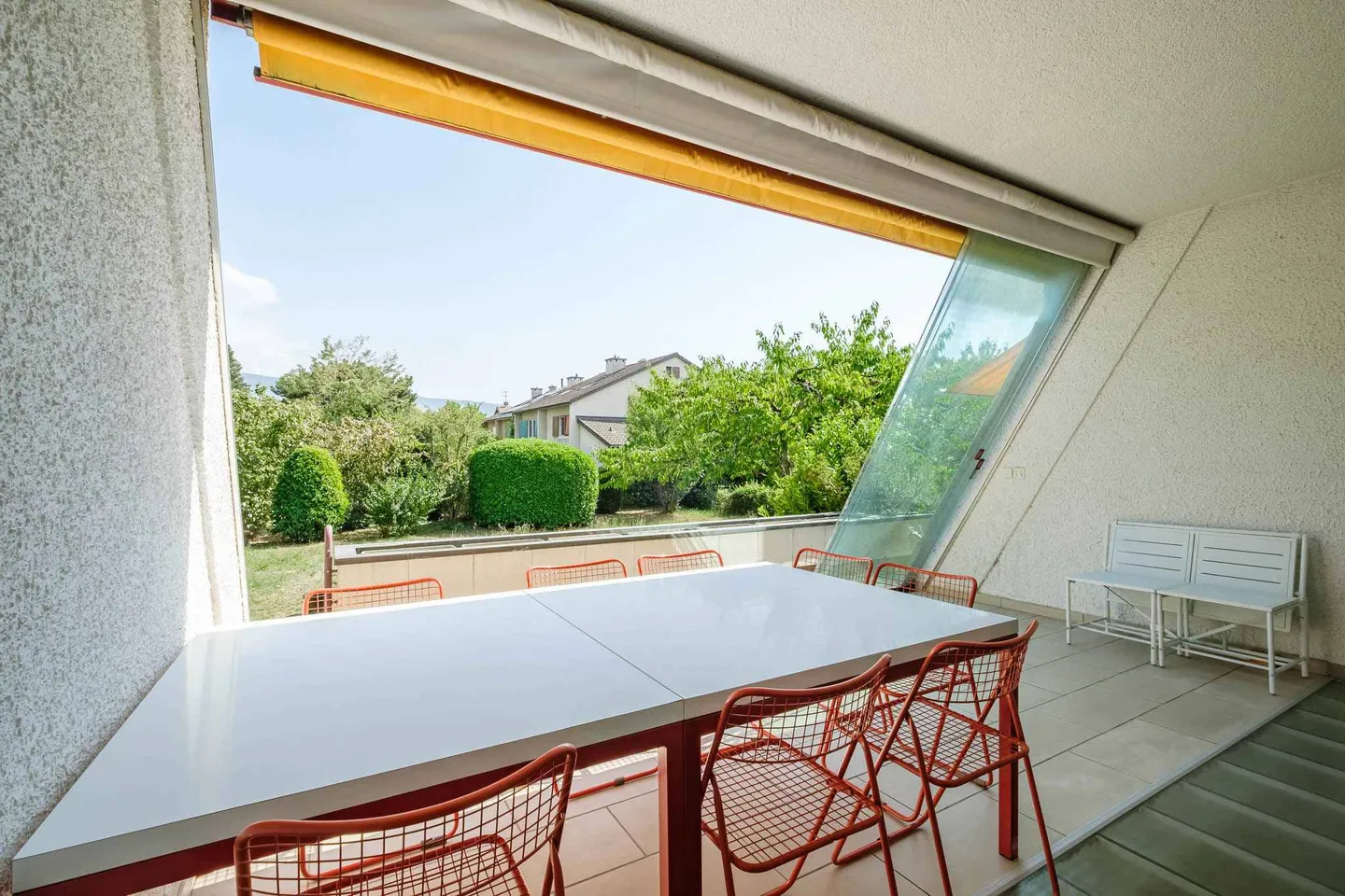 Exclusively - Charming and spacious family villa in Lully - Photo 6 of 13