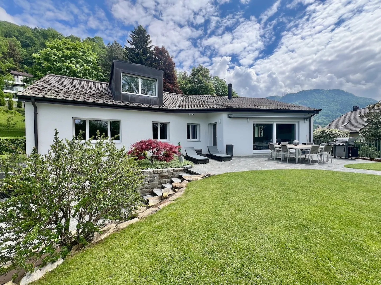 Villa individuelle avec 8,5 pièces, dont 1 studio indépendant - Photo 1 sur 15