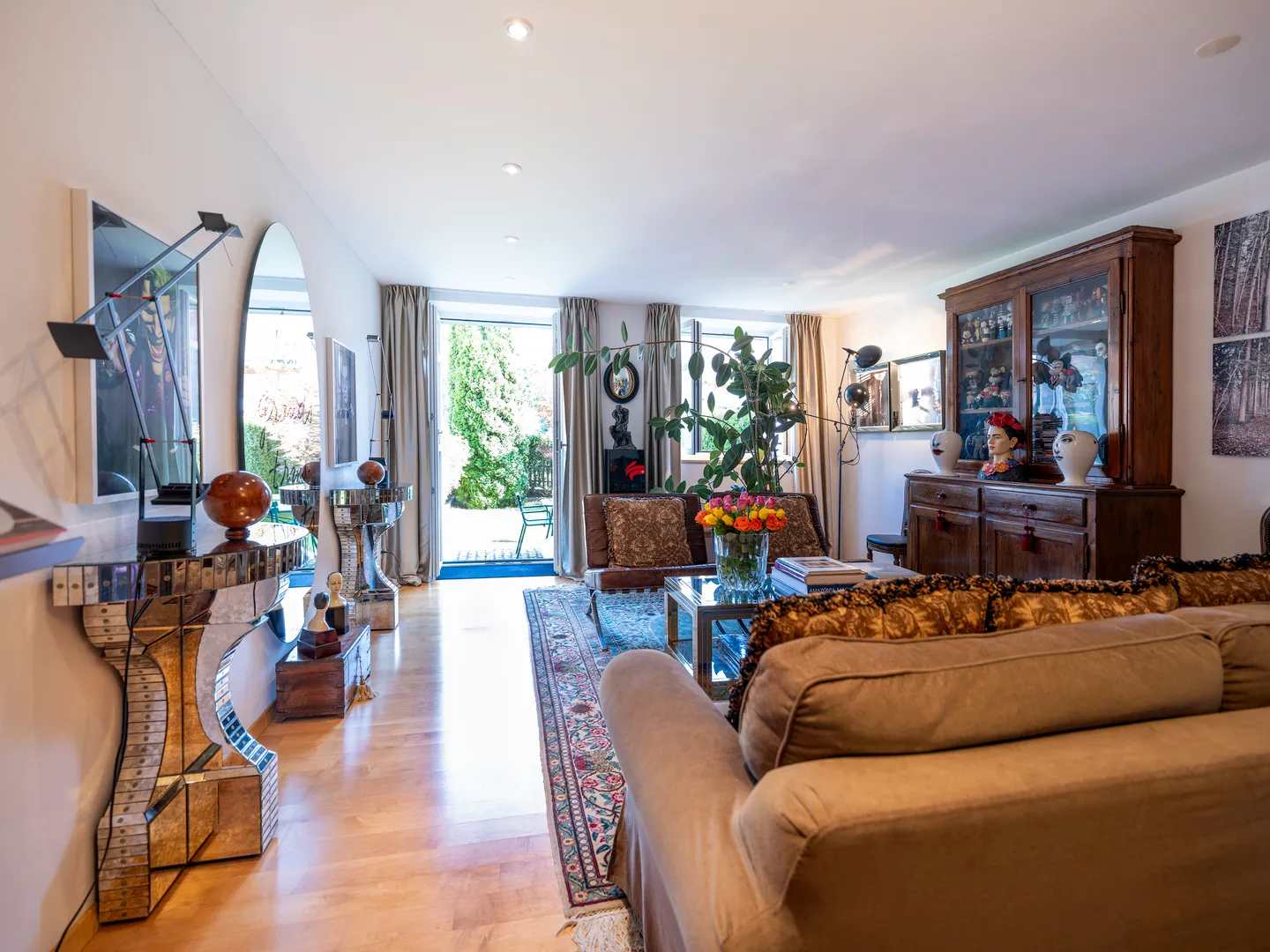 Reihenfamilienhaus mit römischem Flair - Eleganz trifft Geschichte - Foto 2 von 11