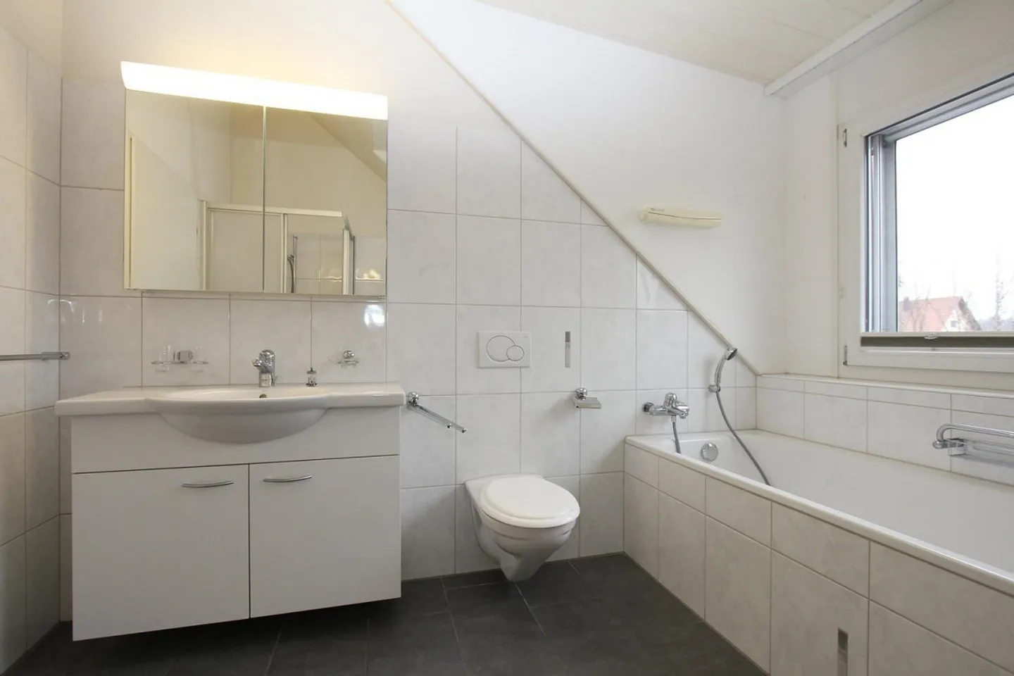 Appartamento attico luminoso e spazioso di 3½ locali - Foto 5 di 12