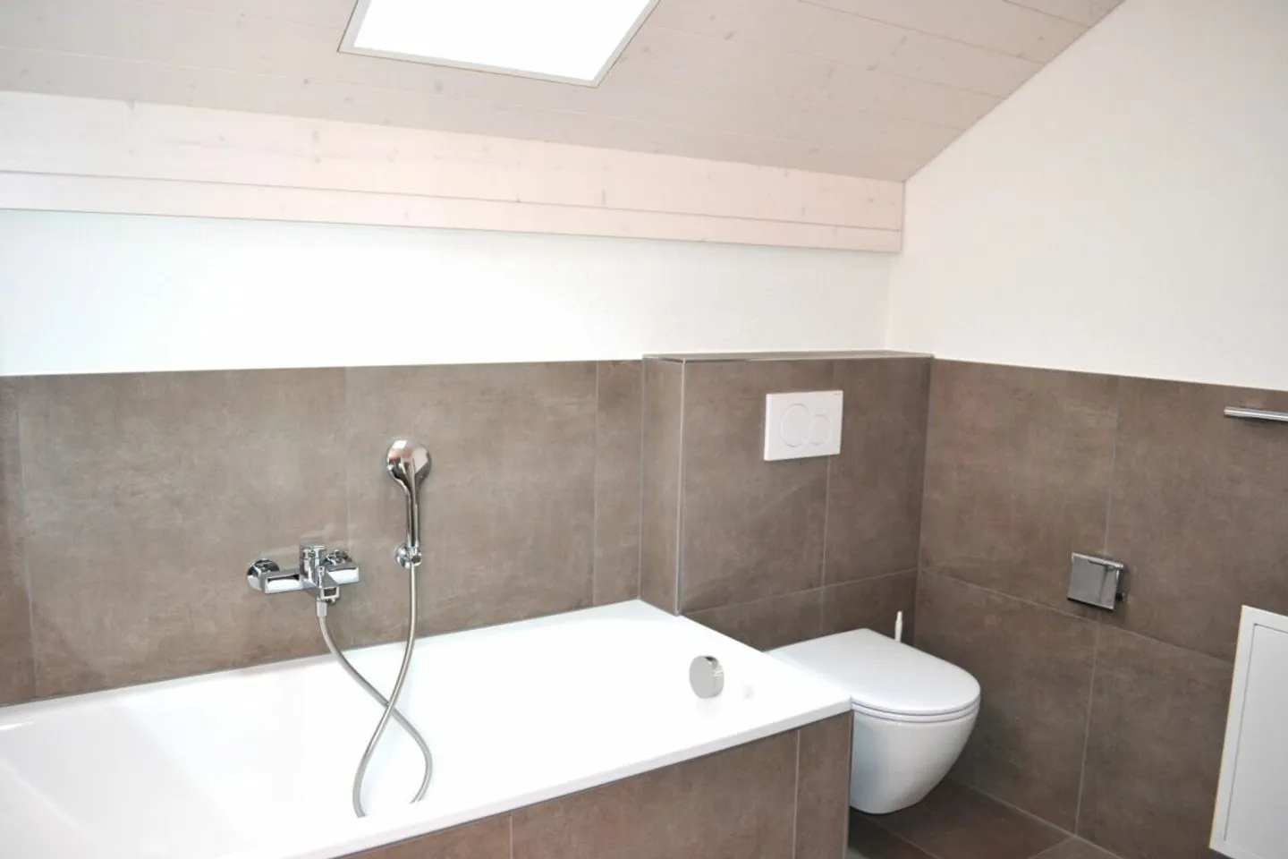 Topmodern 5.5-Room Semi-Detached House in Schwadernau BE - Photo 6 of 15