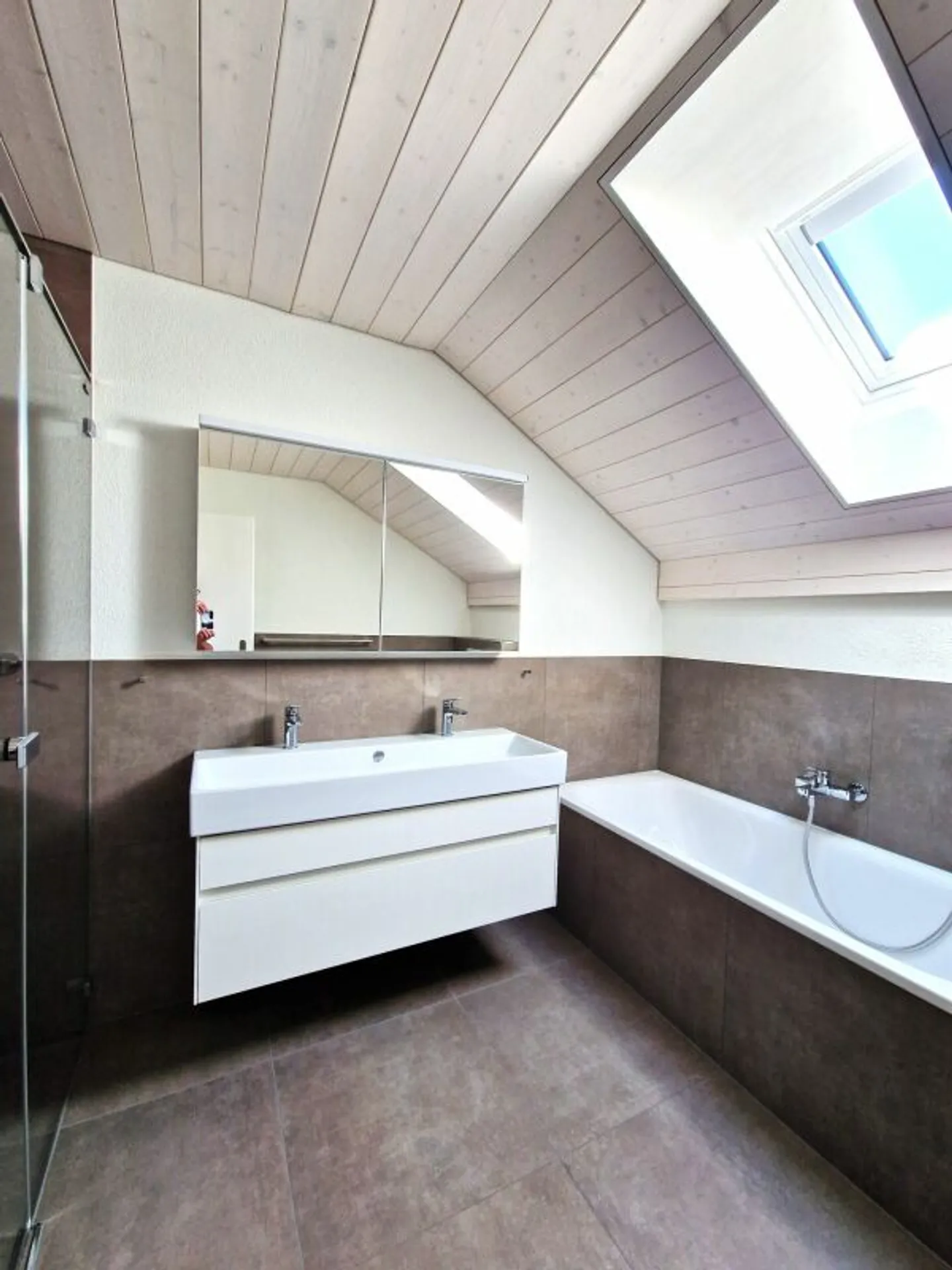 Topmodern 5.5-Room Semi-Detached House in Schwadernau BE - Photo 7 of 15