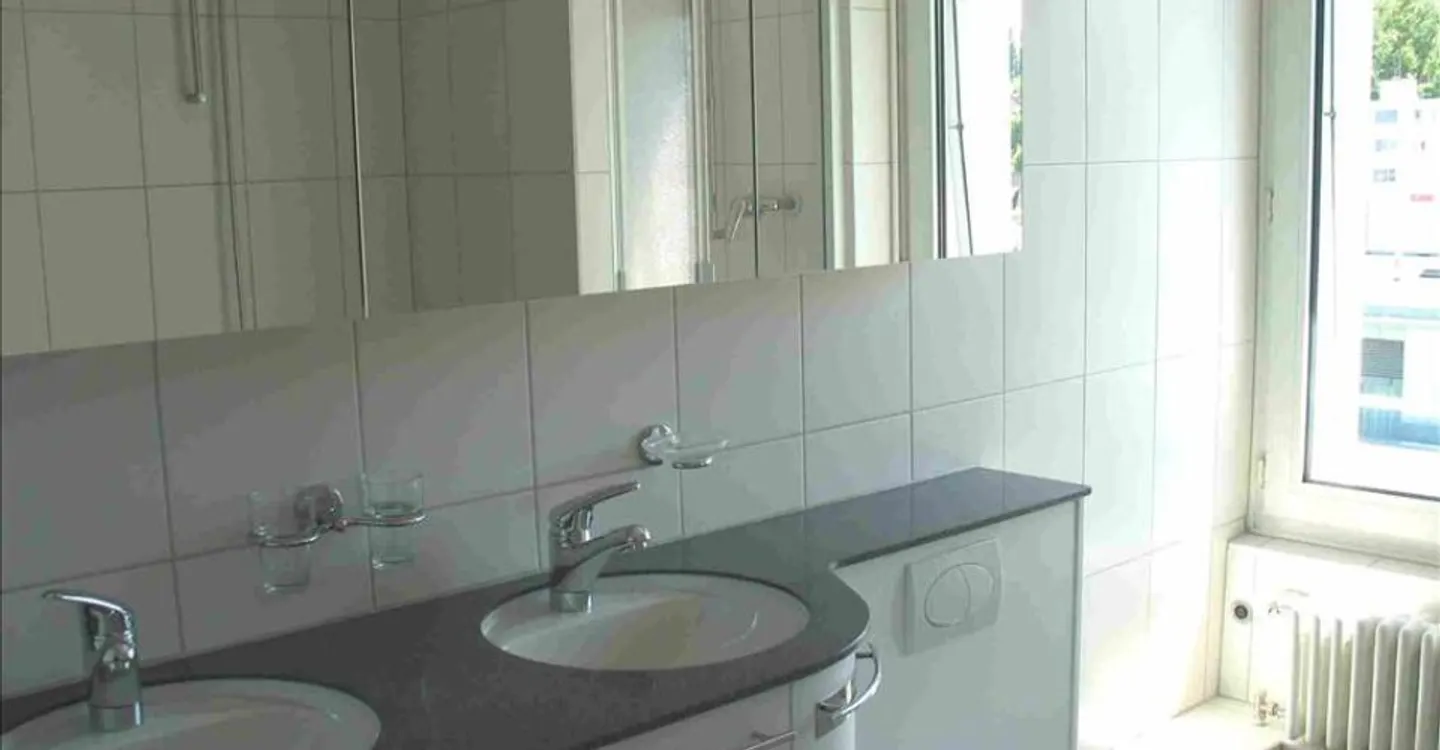 Apartment with Charm - Photo 4 of 4