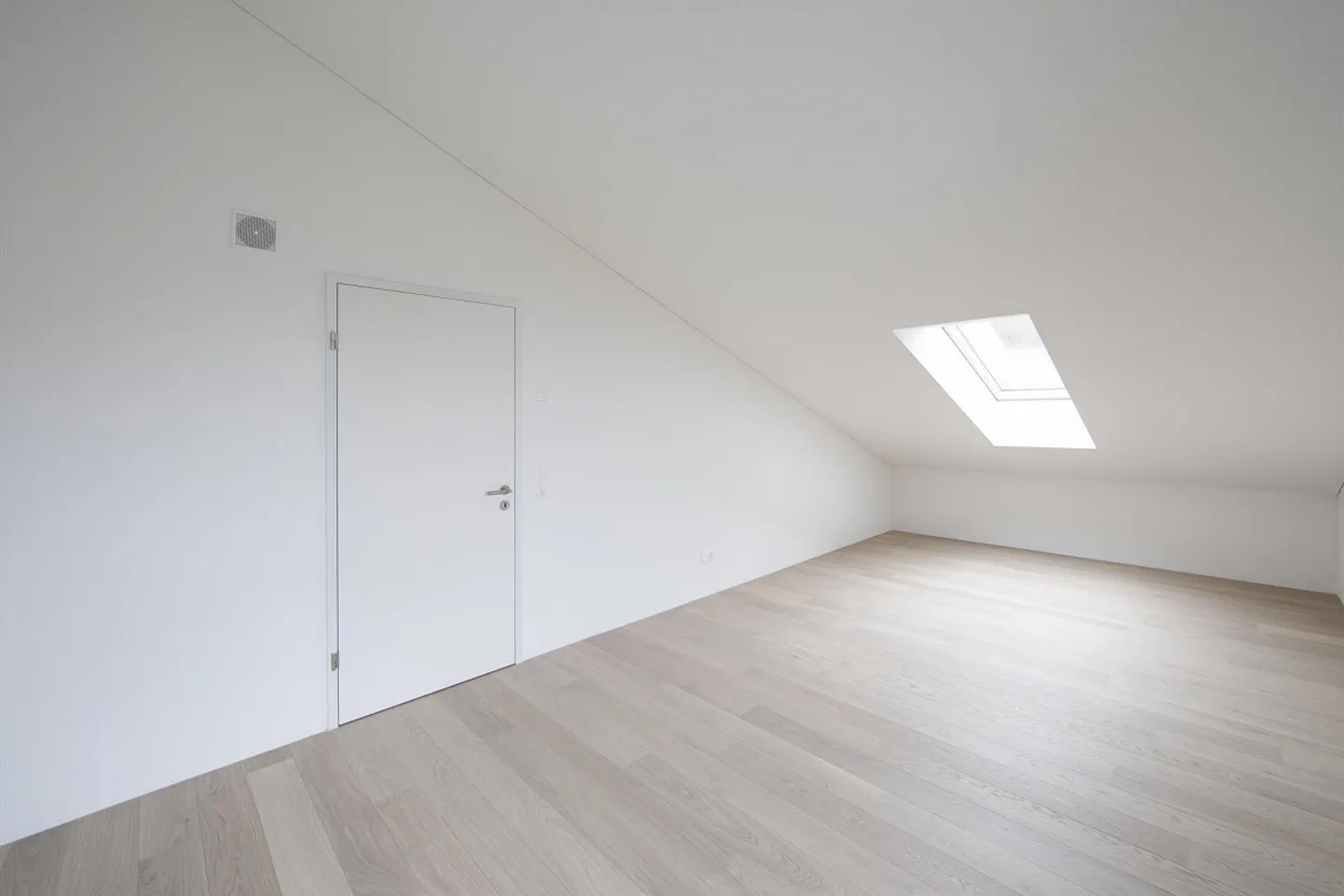 Modern Living in Nature with Urban Comfort – Welcome to Thusis - Photo 8 of 11