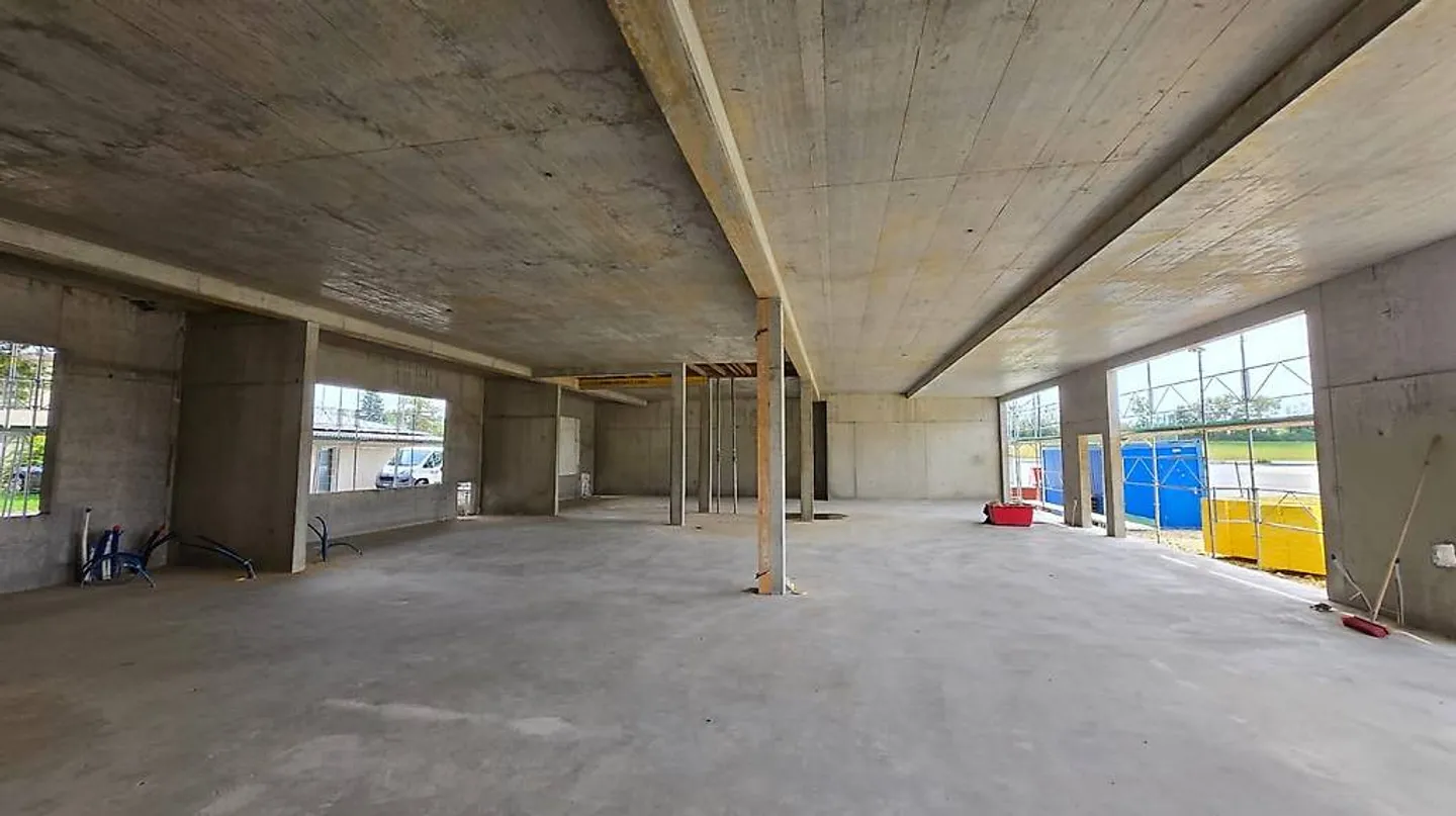 Industrial Property 12 Units - Photo 5 of 8