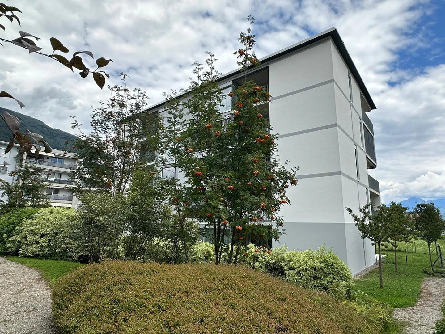 For sale in Ascona – Modern 3.5-room apartment - Photo 2 of 3