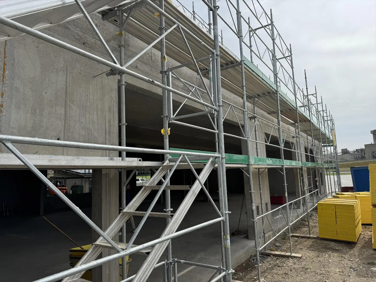 Industrial Property 12 Units - Photo 8 of 8