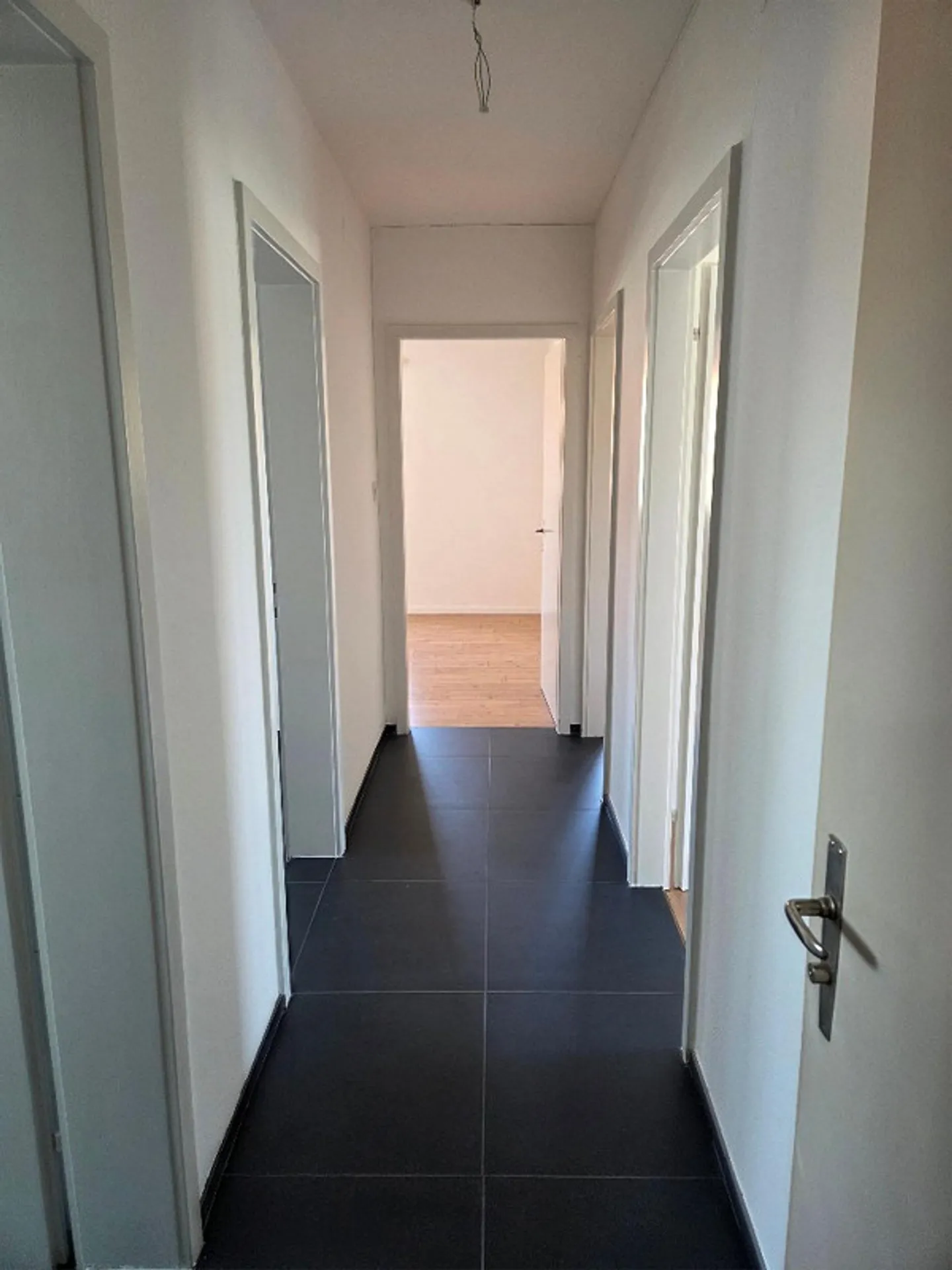 Charmante 3-Zimmer-Wohnung mit Balkon in Hofstetten-Flüh - Foto 1 von 12