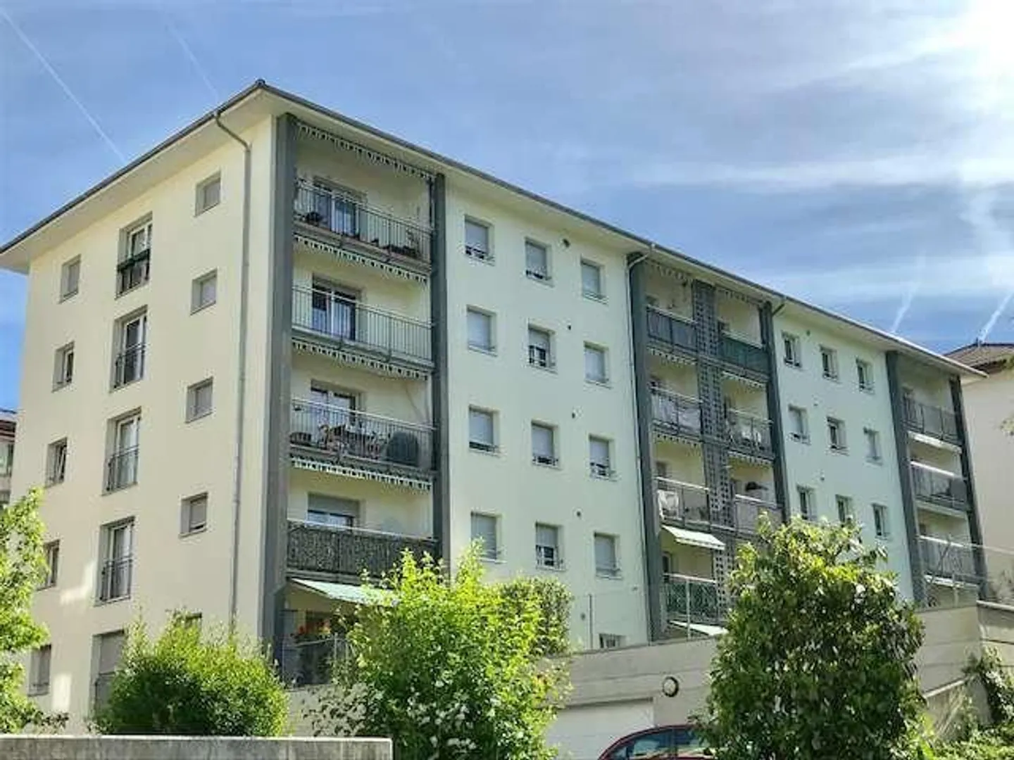 In einem renovierten Gebäude, schöne 3-Zimmer-Wohnung in der Nähe des Bahnhofs - Foto 8 von 8