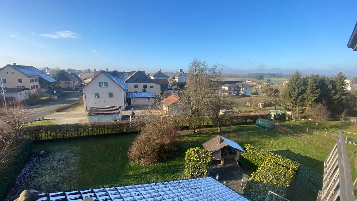 2,5-Zimmer-Wohnung in Vendlincourt mit großem Gemeinschaftsgarten - Foto 1 von 18