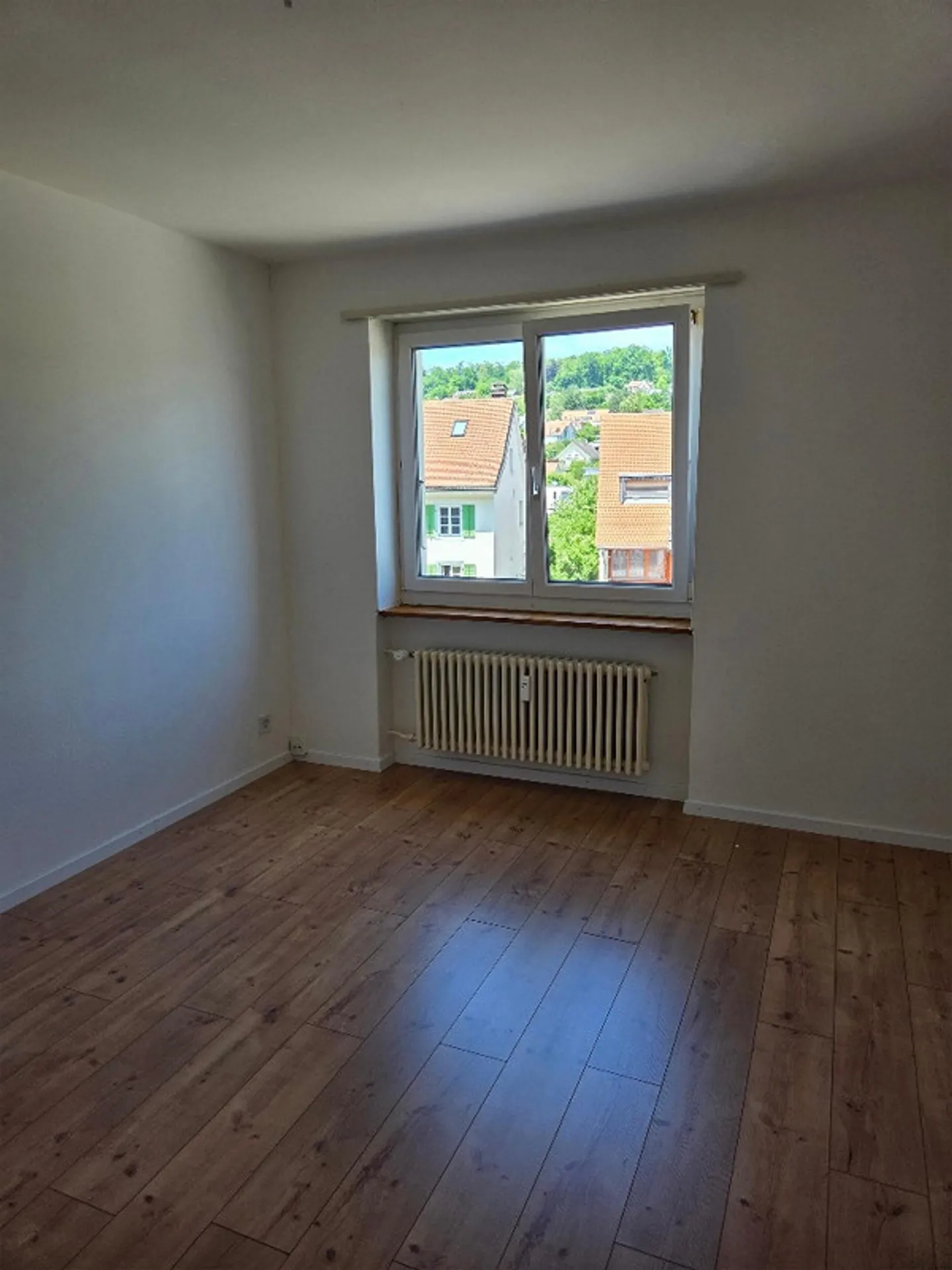 Charmante 3-Zimmer-Wohnung mit Balkon in Hofstetten-Flüh - Foto 8 von 12