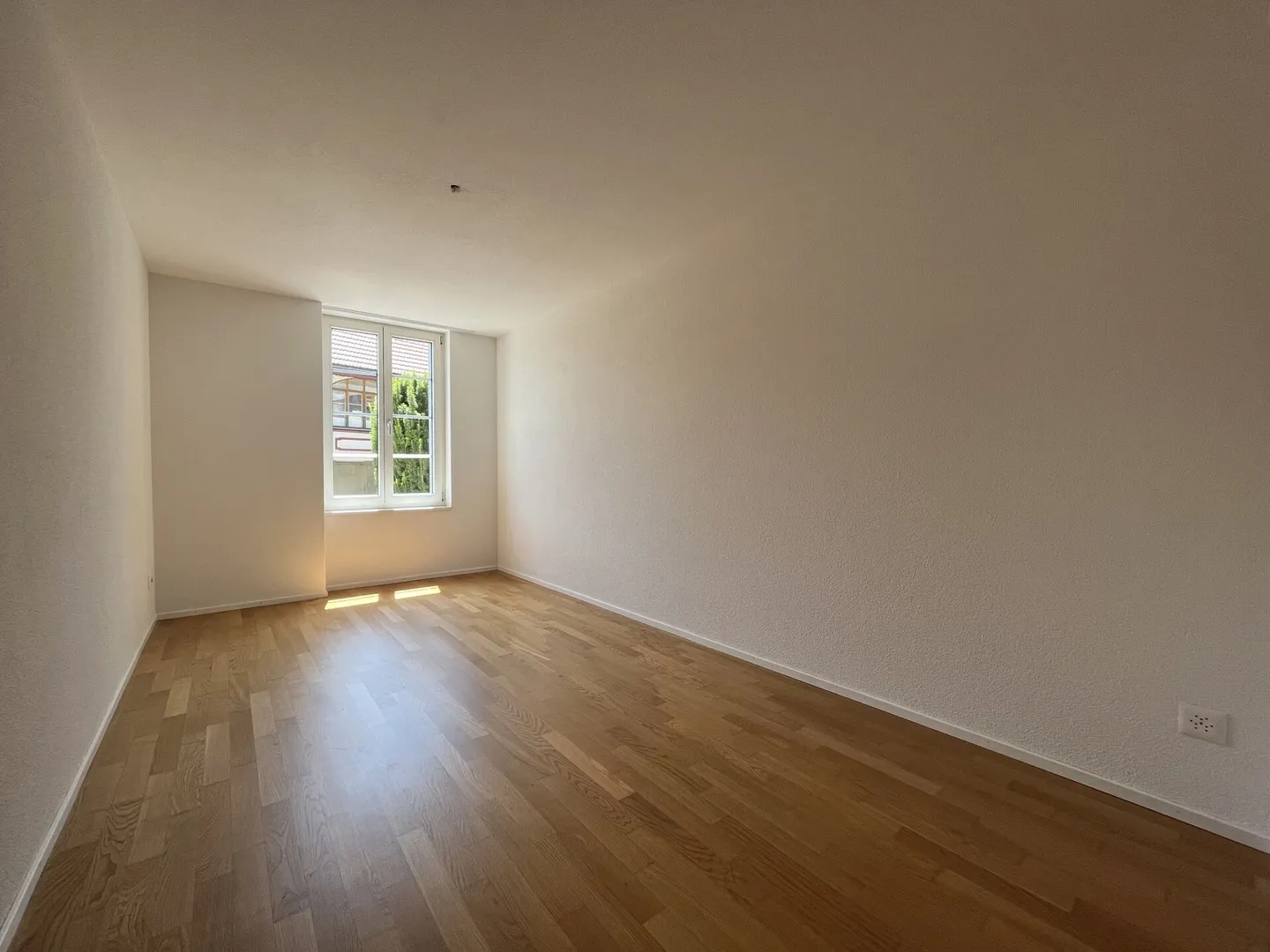 Moderno appartamento di 4,5 stanze al piano terra - Foto 5 di 11