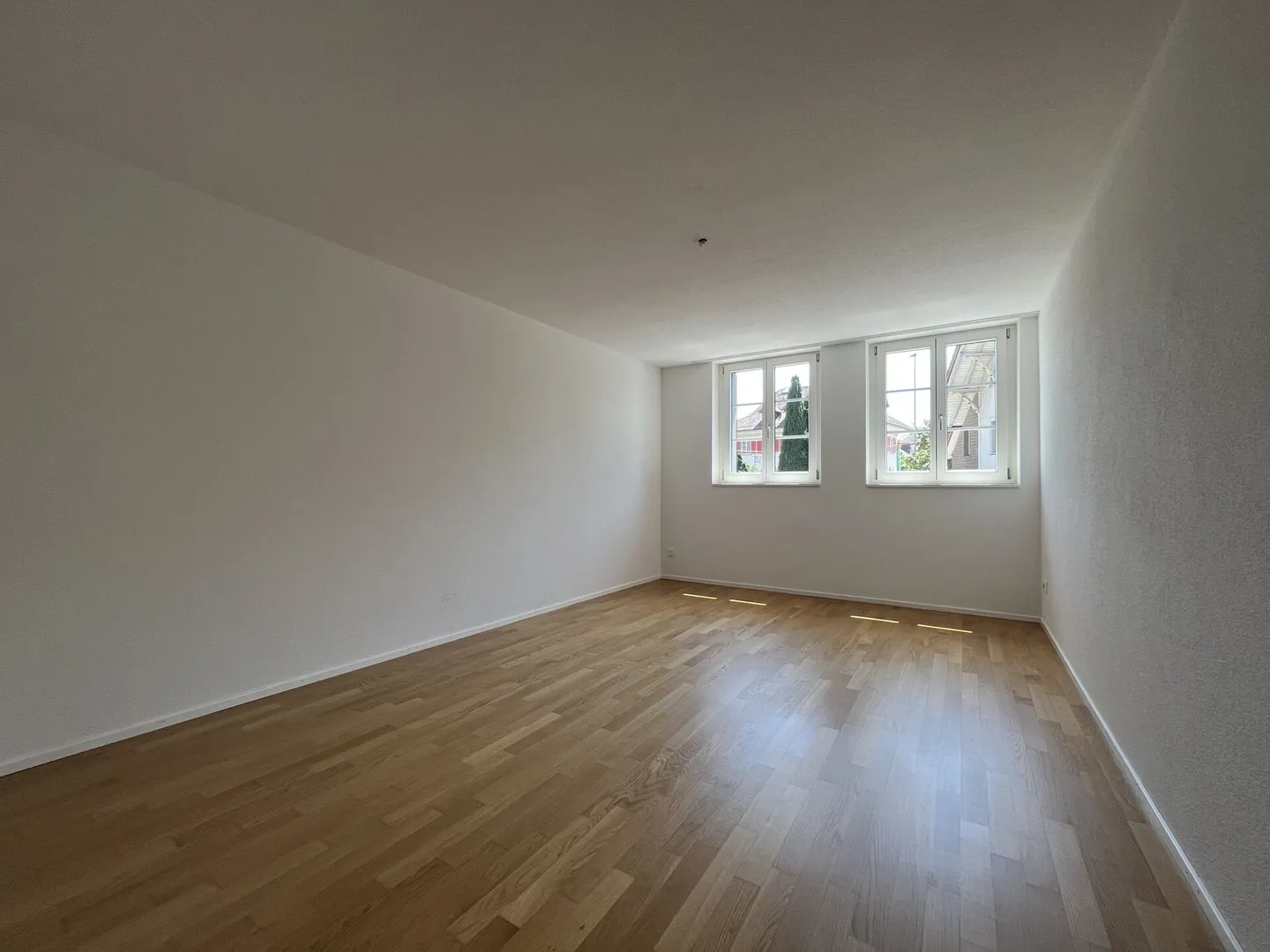 Moderno appartamento di 4,5 stanze al piano terra - Foto 6 di 11