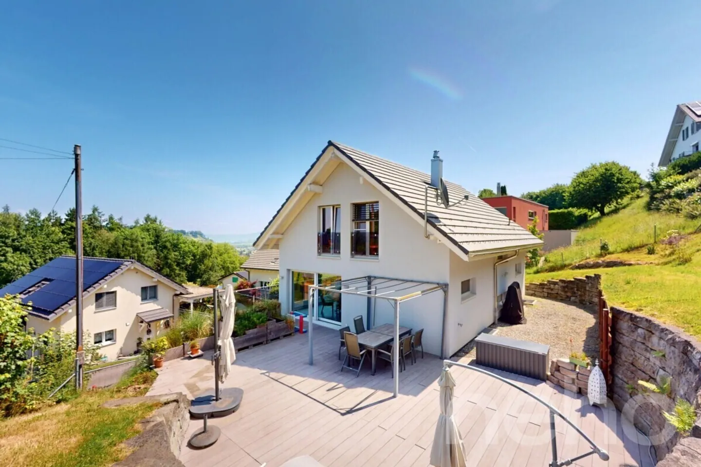 Casa unifamiliare moderna con sauna, giardino e vista panoramica - Foto 1 di 12