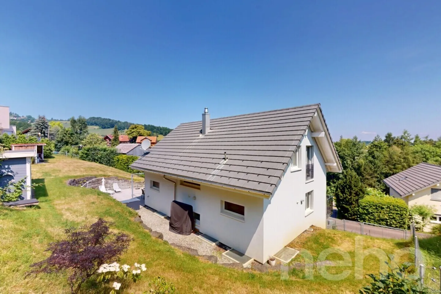 Casa unifamiliare moderna con sauna, giardino e vista panoramica - Foto 2 di 12