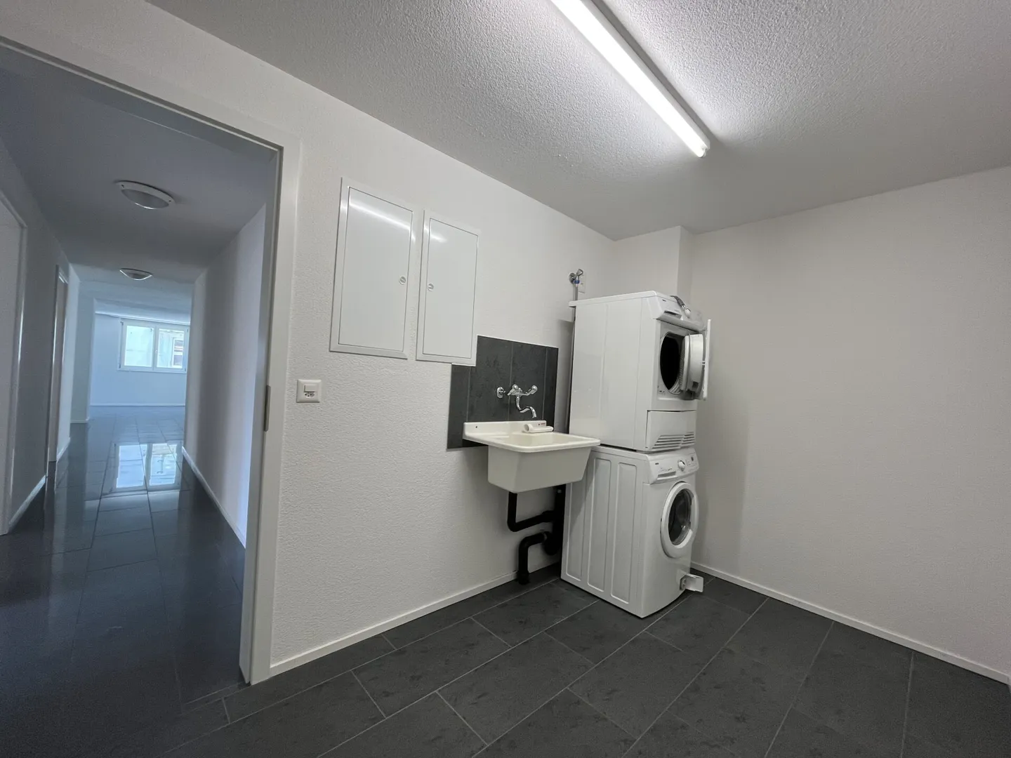 Moderno appartamento di 4,5 stanze al piano terra - Foto 9 di 11