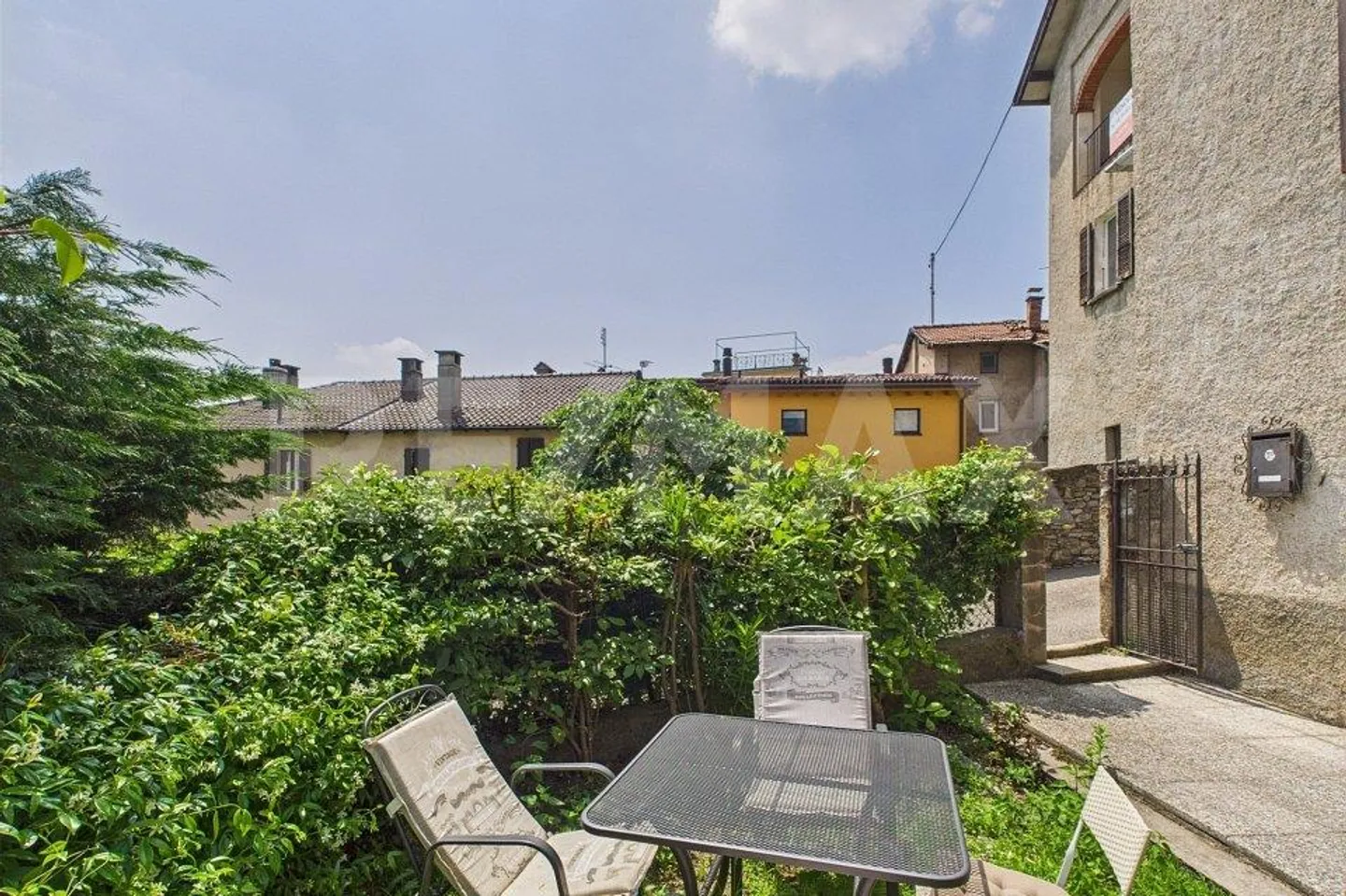 Tessiner Haus mit Terrasse und Panoramadachboden - Foto 7 von 13