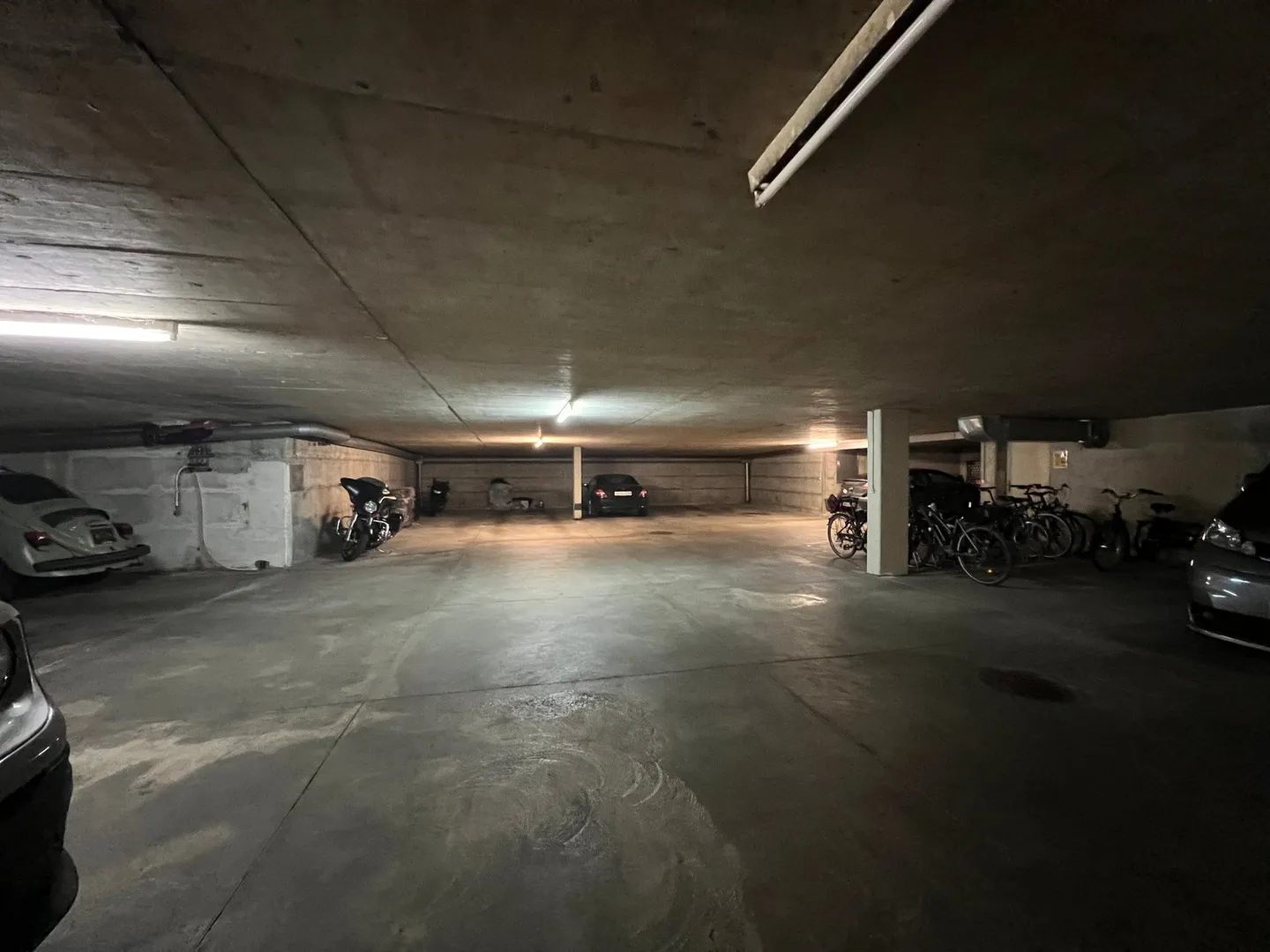 Place de garage dans le garage souterrain - Photo 1 sur 1