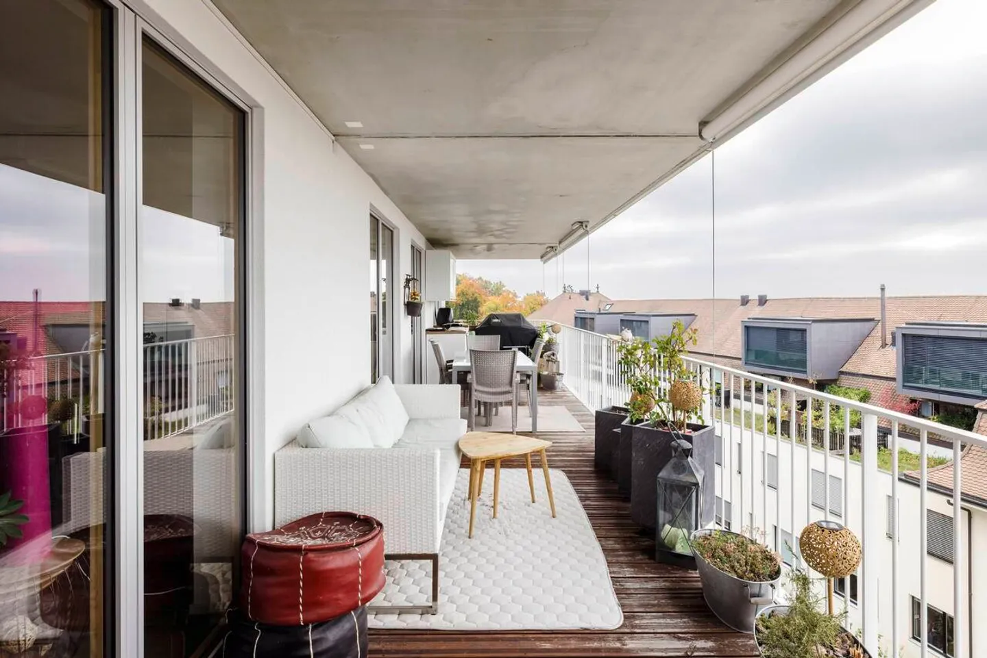 Unobstructed view of the city, the lake, and the Alps - Photo 6 of 7